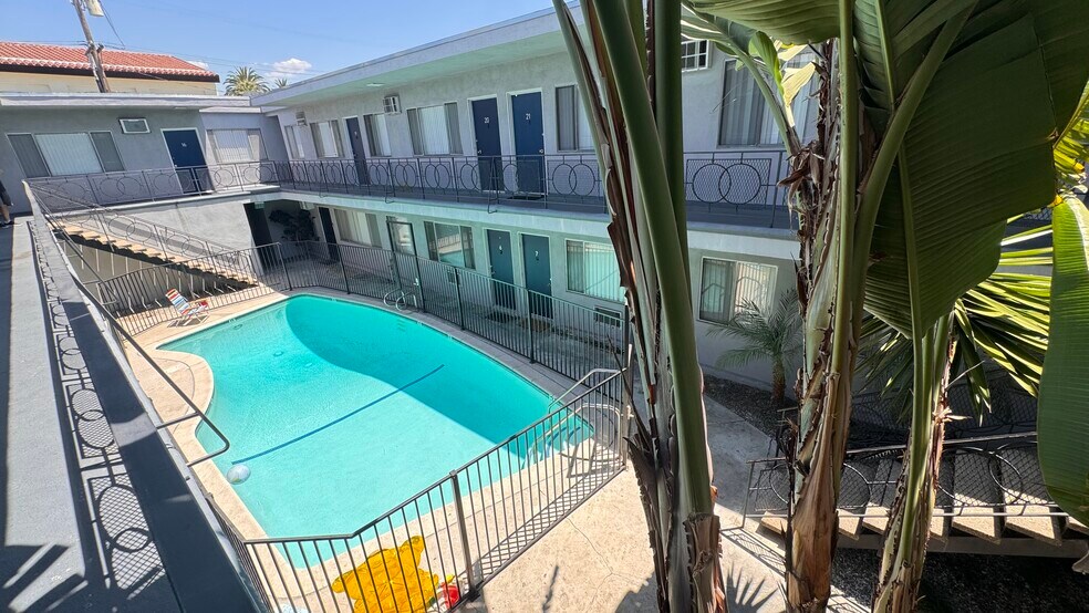 More Photos Of 323 E Chestnut St, Glendale Apartments For Sale