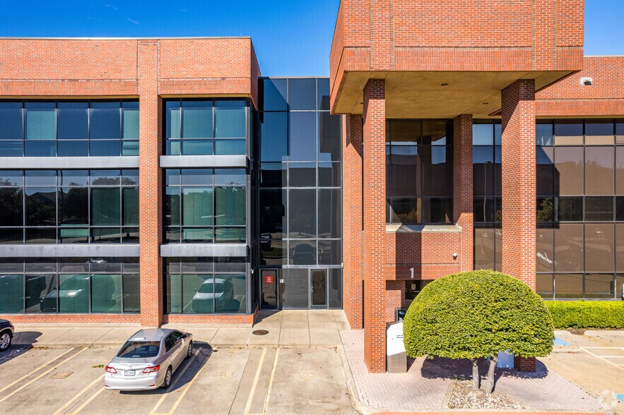 More Photos Of 1701 N Collins Blvd, Richardson Office For Lease