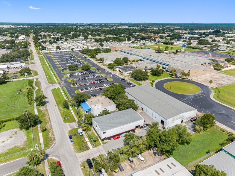 More Photos Of 6235 118th Ave N, Largo Unknown For Lease