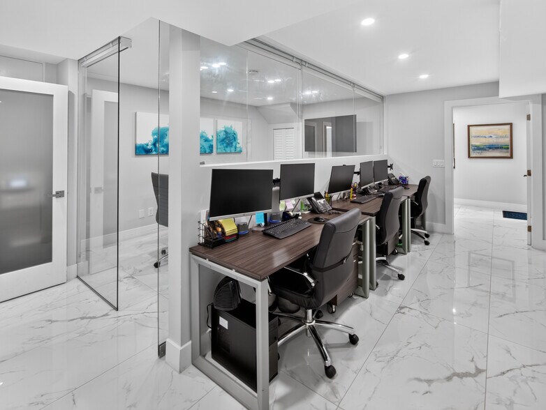 More Photos Of 10717 Sw 104th St, Miami Office For Sale