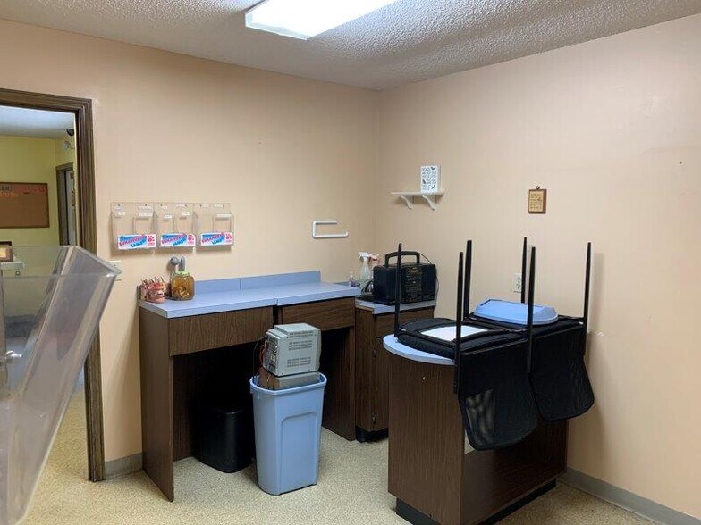 More Photos Of 10569 Lem Turner Rd, Jacksonville Medical For Sale