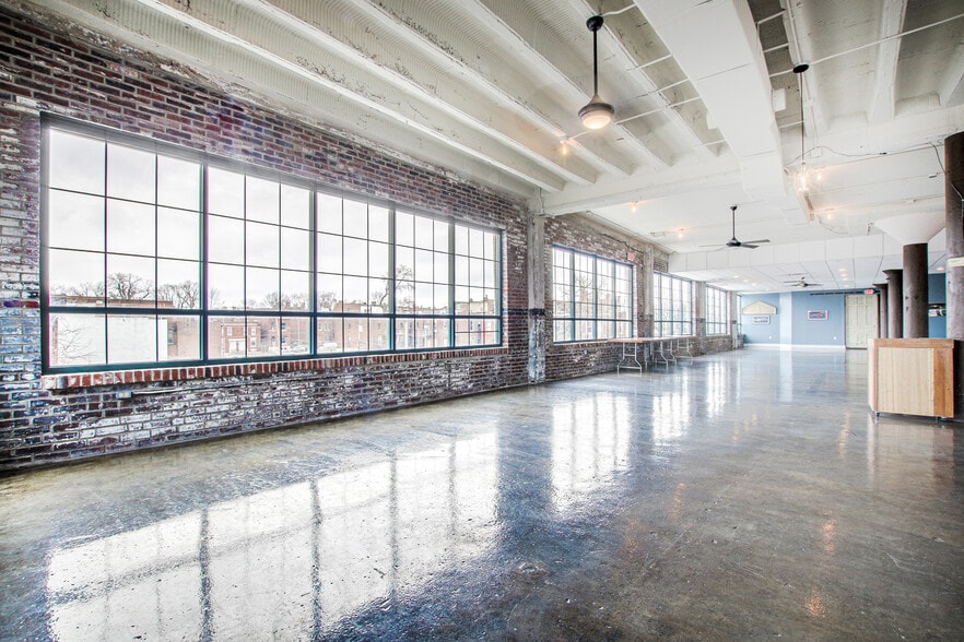 More Photos Of 2400 S Jefferson Ave, Saint Louis Office For Lease