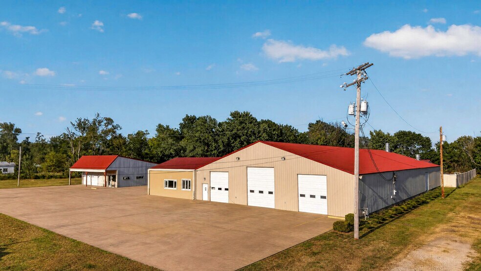 More Photos Of 412 N Mickey Mantle Blvd, Commerce Auto Repair For Sale