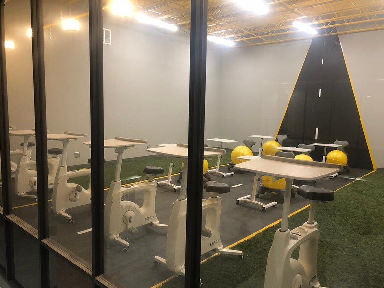 More Photos Of 16800 Imperial Valley Dr, Houston Office For Sale