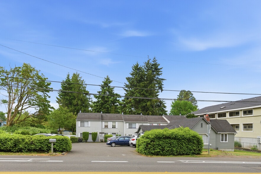 More Photos Of 1527 NE 150th St, Seattle Apartments For Sale