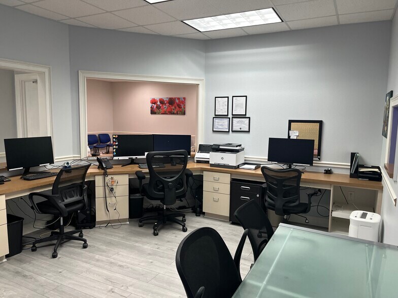 More Photos Of 1383 Providence Rd, Brandon Medical For Sale