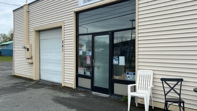 More Photos Of 241 N Aspen Dr, Soldotna Showroom For Sale