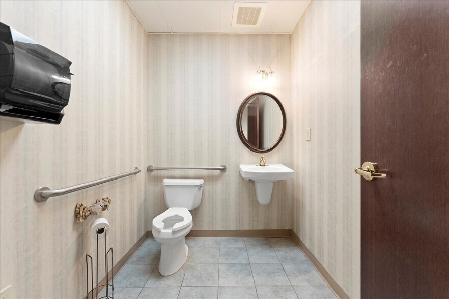 More Photos Of 1146 N New Hope Rd, Gastonia Medical For Sale