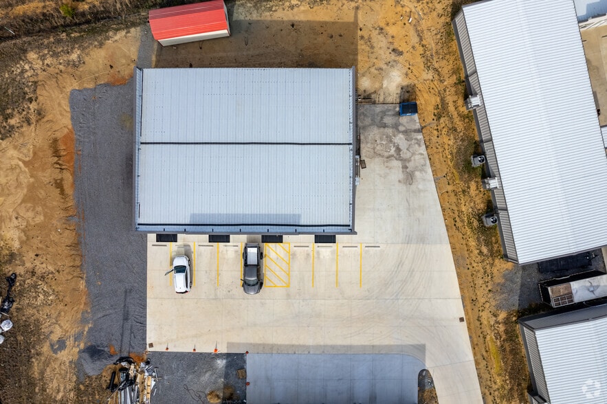 More Photos Of 714 William Blount Dr, Maryville Showroom For Lease