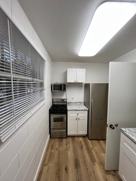 More Photos Of 735 Stocker Rd, Big Bear Lake Storefront Retail Office For Lease