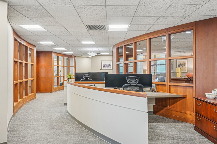 More Photos Of RXR Plz, Uniondale Office Residential For Lease