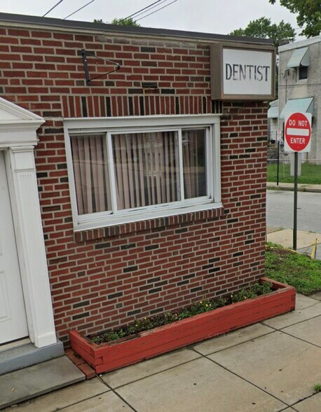 More Photos Of 2216 Macdade Blvd, Holmes Medical For Lease