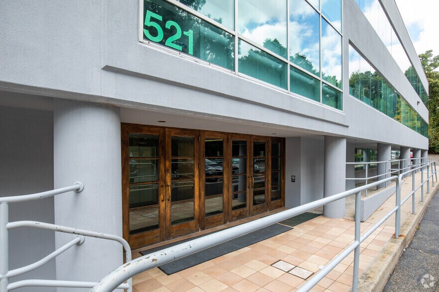 More Photos Of 521 Route 111, Hauppauge Medical For Lease