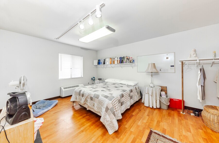 More Photos Of 2 Superior Way, Woodbury Warehouse For Sale