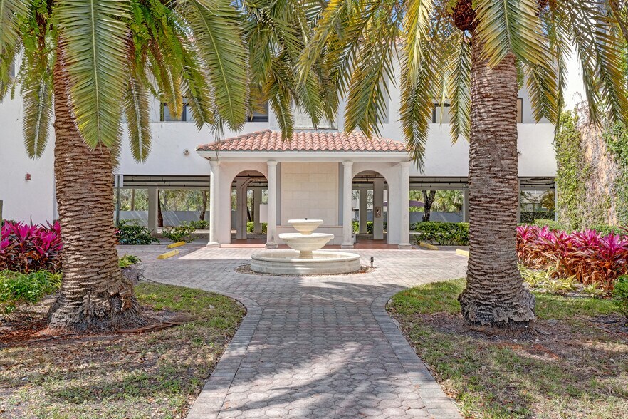 More Photos Of 7374 SW 93rd Ave, Miami Office For Sale