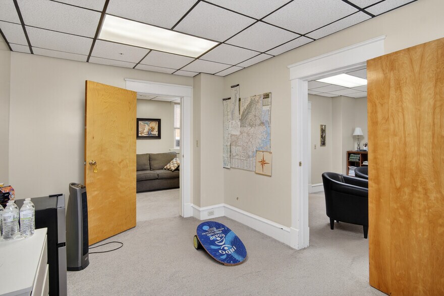 More Photos Of 104-110 S Hill Ave, South Hl, South Hill Office Residential For Sale