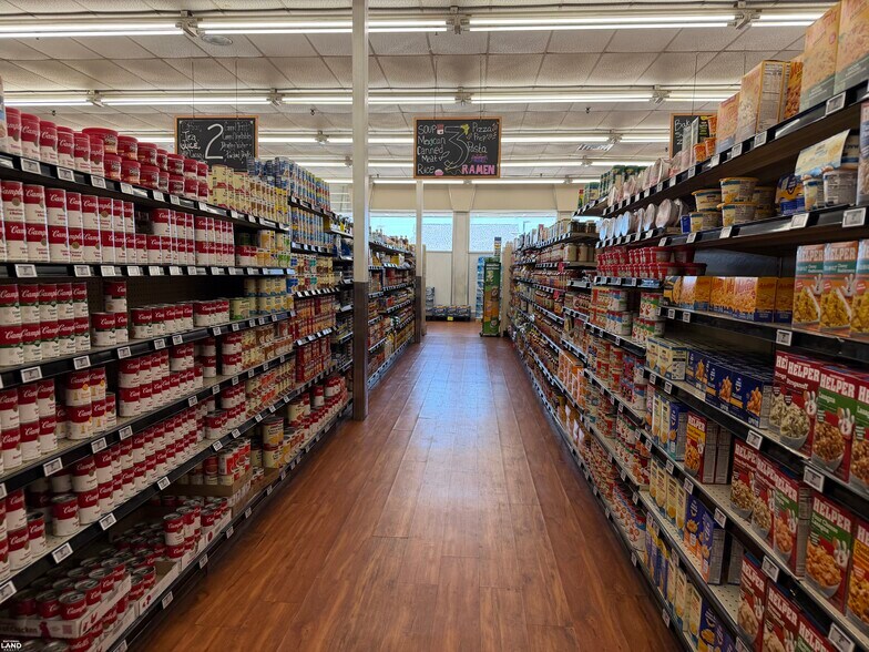 More Photos Of 1017 13th St, Auburn General Retail For Sale