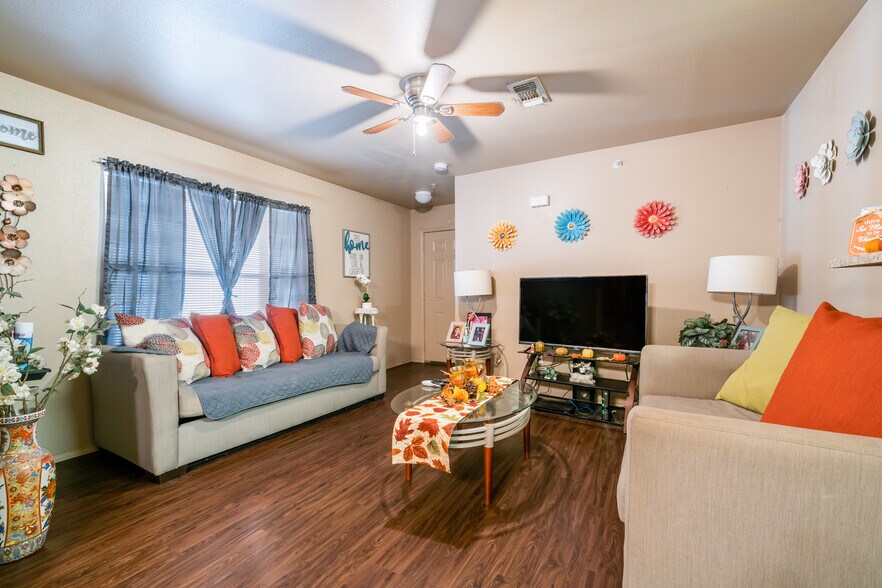 More Photos Of 516 S 9th St, Kenedy Apartments For Sale