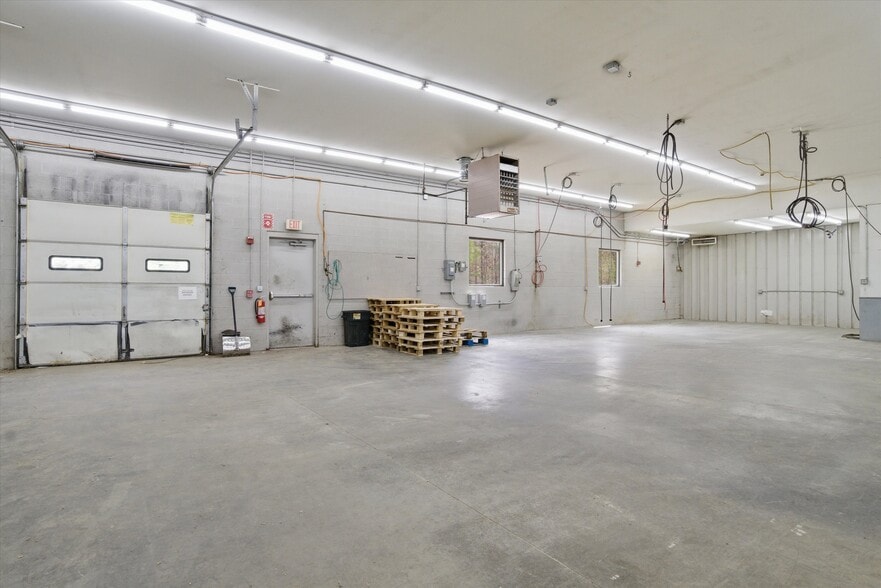 More Photos Of 95 Runnells Bridge Rd, Hollis Manufacturing For Sale