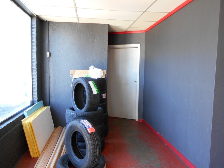 More Photos Of 315 N Locust St, Denton Restaurant For Sale