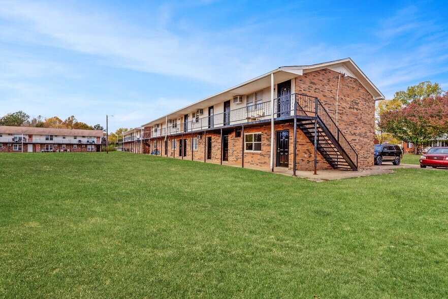 452 Ashe Ave, New Johnsonville, TN 37134 Apartments For Sale