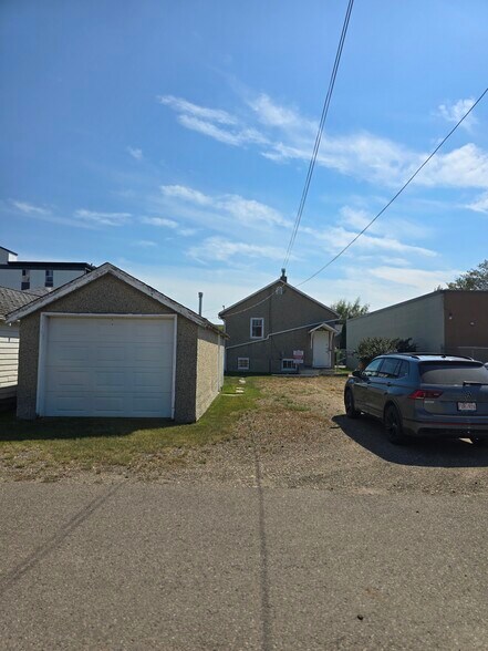 More Photos Of 4914 50 Av, Red Deer Office For Sale