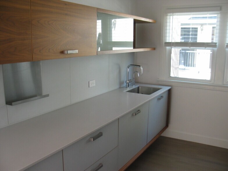 More Photos Of 745 N Hayworth Ave, Los Angeles Apartments For Sale