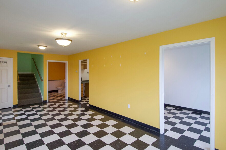 More Photos Of 191 Airport Rd, Port Townsend Airplane Hangar For Lease