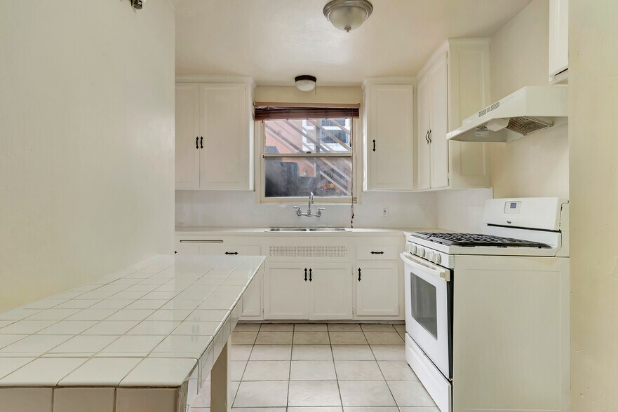 More Photos Of 3725 S Victoria Ave, Los Angeles Multifamily For Sale
