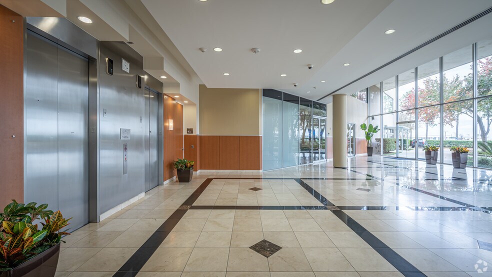 More Photos Of 12603 Southwest Fwy, Stafford Office For Lease