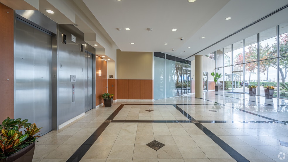 More Photos Of 12603 Southwest Fwy, Stafford Office For Lease