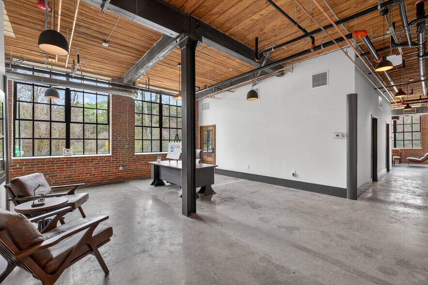 More Photos Of 200 Barrett St, Monroe Warehouse For Lease