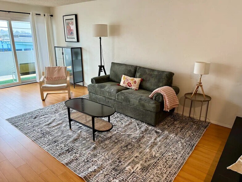 More Photos Of 363 Pershing Dr, Playa del Rey Multifamily For Sale