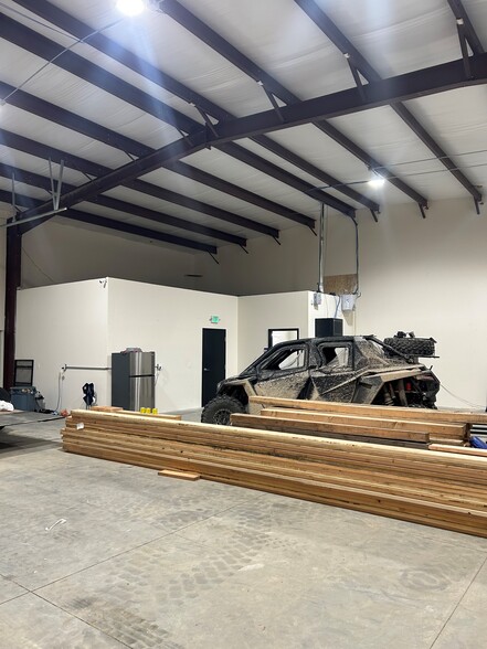 More Photos Of 1409 Lauren Ln, Caldwell Warehouse For Sale