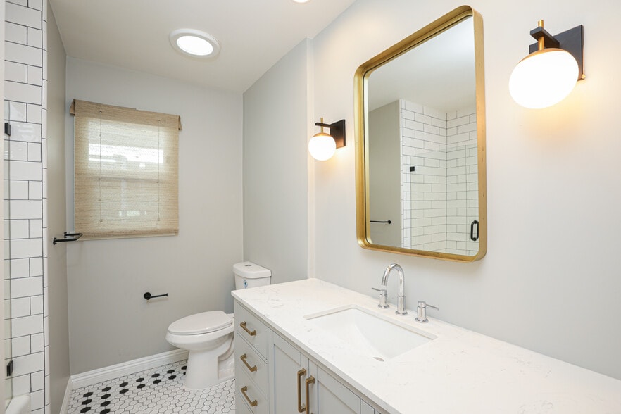 More Photos Of 456 N Batavia St, Orange Apartments For Sale