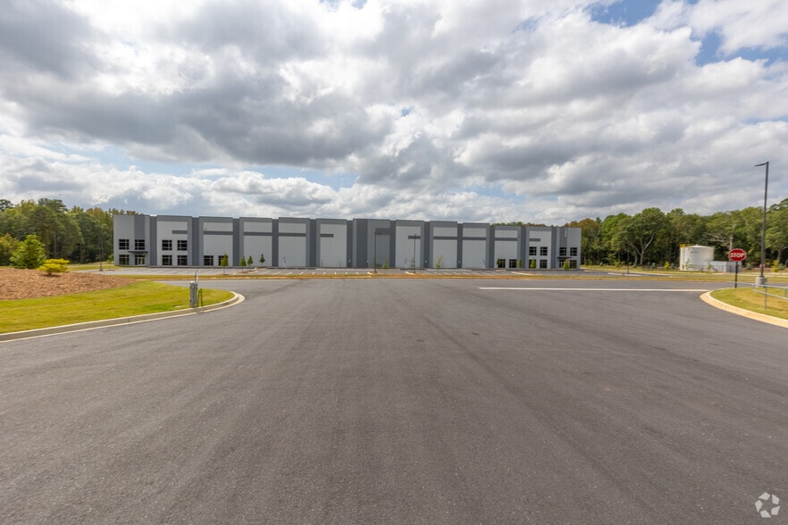 More Photos Of 134 Long Rd, Williamston Distribution For Sale