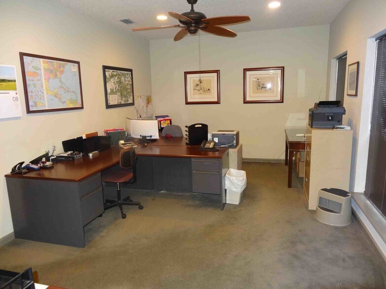 More Photos Of 3565 Cardinal Point Dr, Jacksonville Office For Lease