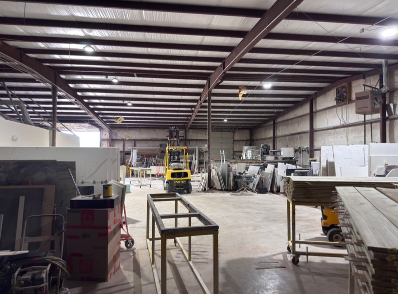 More Photos Of 1761 Peachtree Industrial Blvd, Buford Warehouse For Lease