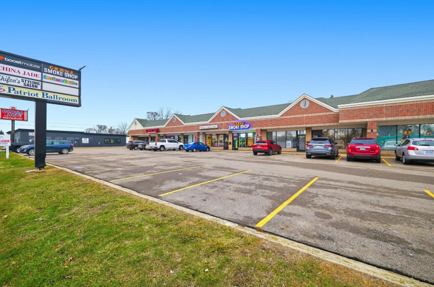 More Photos Of 1052-1072 W Huron St, Waterford Freestanding For Lease