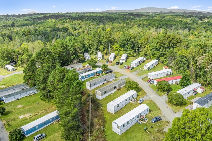 More Photos Of 1020 Twin Lakes Dr, King Manufactured Housing Mobile Home Park For Sale