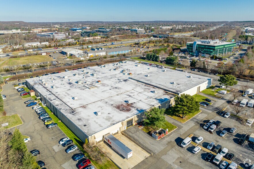 More Photos Of 270 S Service Rd, Melville Light Distribution For Lease