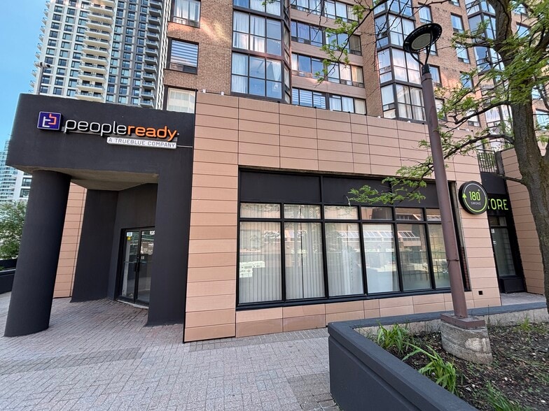 Primary Photo Of 265 Enfield Pl, Mississauga Apartments For Lease