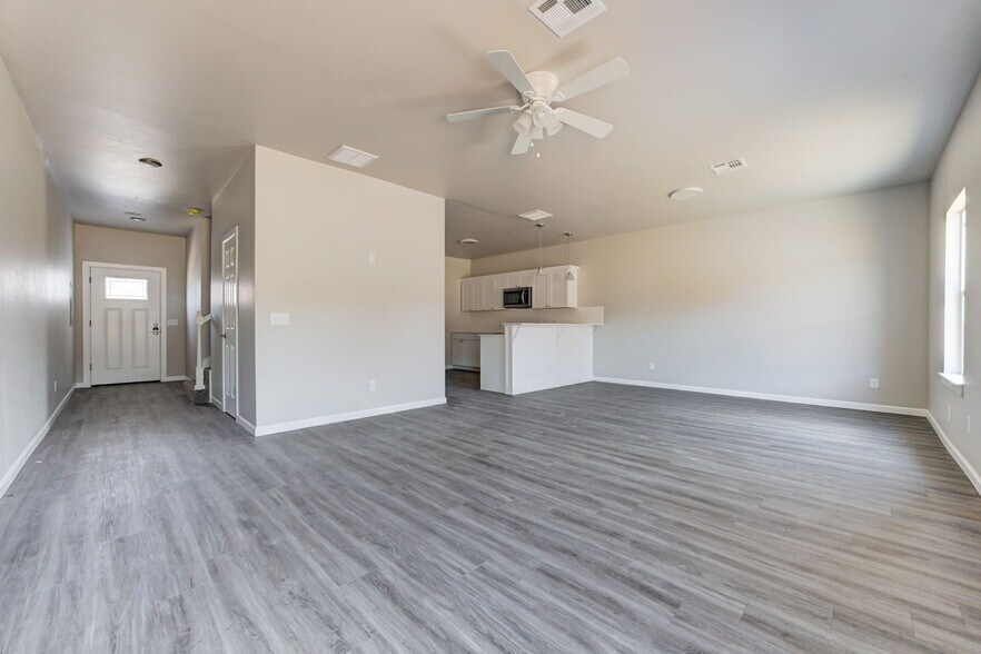 More Photos Of 12001 Rivers Trl, Oklahoma City Specialty For Sale