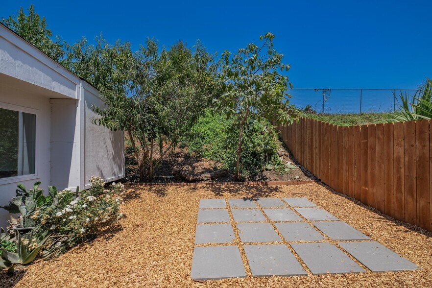 More Photos Of 344 Pennsylvania Dr, Watsonville Apartments For Sale