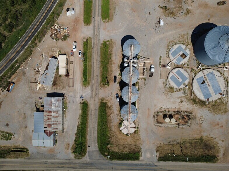 More Photos Of 2062 FM 368 S, Iowa Park Industrial For Sale