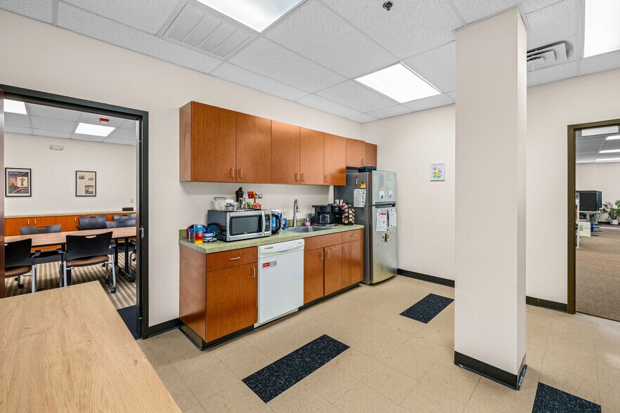 More Photos Of 300 SW 24th St, Bentonville Office For Lease