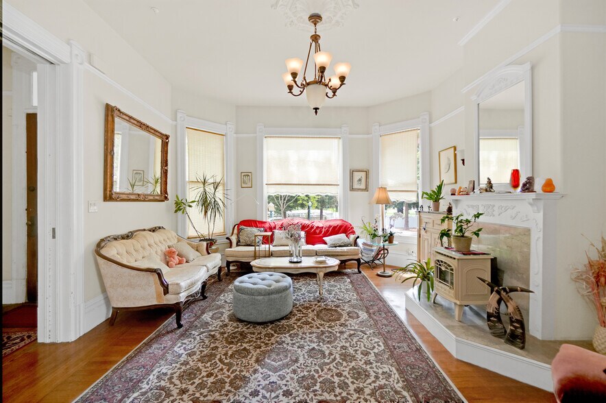 More Photos Of 742 B St, Hayward Restaurant For Sale