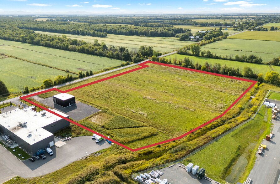 More Photos Of 523 Rang 3E, Saint-jean-sur-richelieu Land For Lease