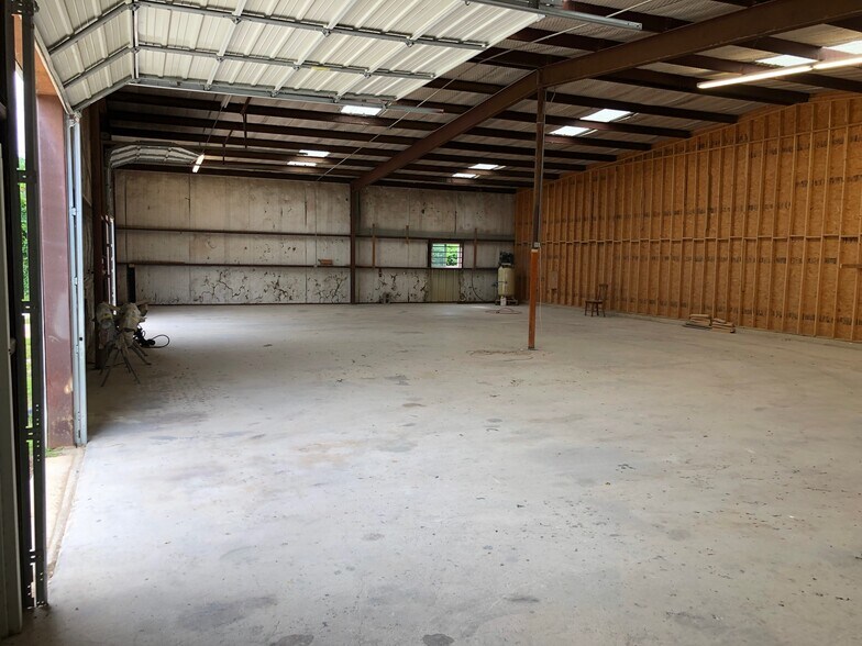 More Photos Of 124 Industrial Dr, Boerne Service For Lease