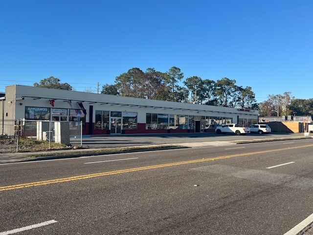 More Photos Of 5333 Lenox Ave, Jacksonville Storefront Retail Office For Lease